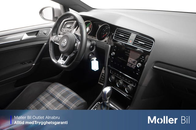 2018 VOLKSWAGEN GOLF - 12