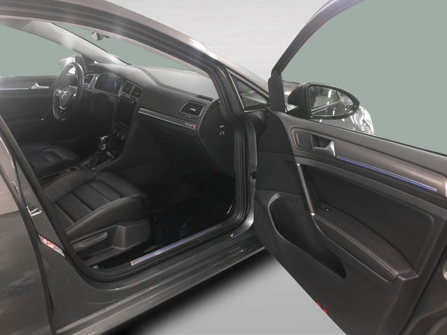 2018 VOLKSWAGEN GOLF - 18