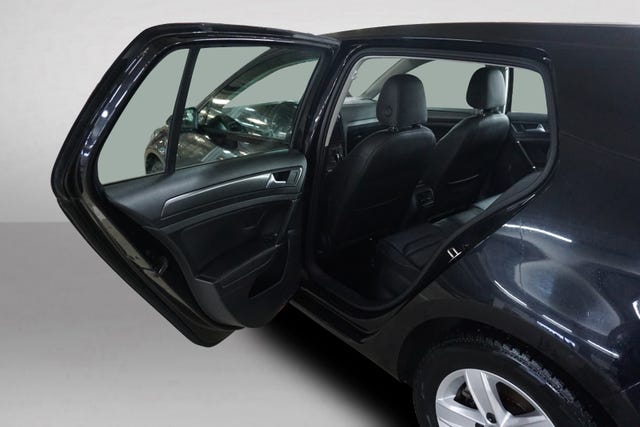 2018 VOLKSWAGEN GOLF - 16