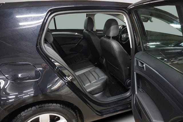 2018 VOLKSWAGEN GOLF - 18