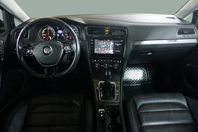 2018 VOLKSWAGEN GOLF - 10