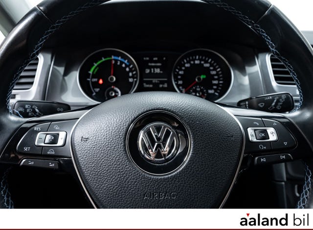 2015 VOLKSWAGEN GOLF - 26