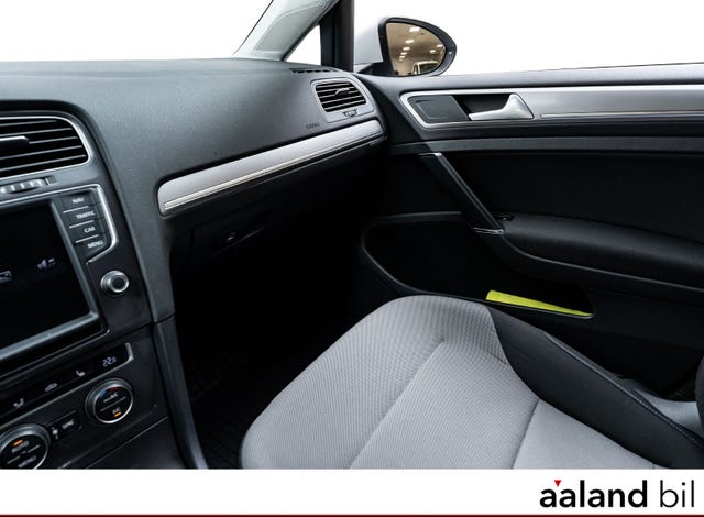 2015 VOLKSWAGEN GOLF - 29