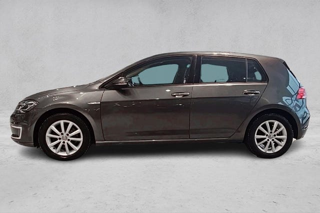 WVWZZZAUZJW906803 2018 VOLKSWAGEN GOLF-1