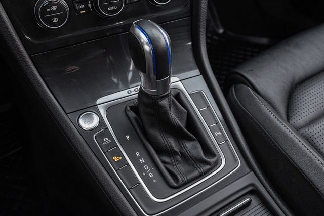 2018 VOLKSWAGEN GOLF - 27