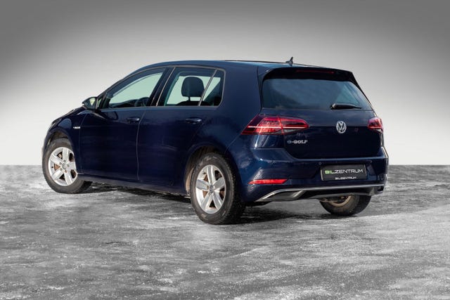 WVWZZZAUZJ8906595 2018 VOLKSWAGEN GOLF-1