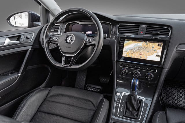 2018 VOLKSWAGEN GOLF - 19