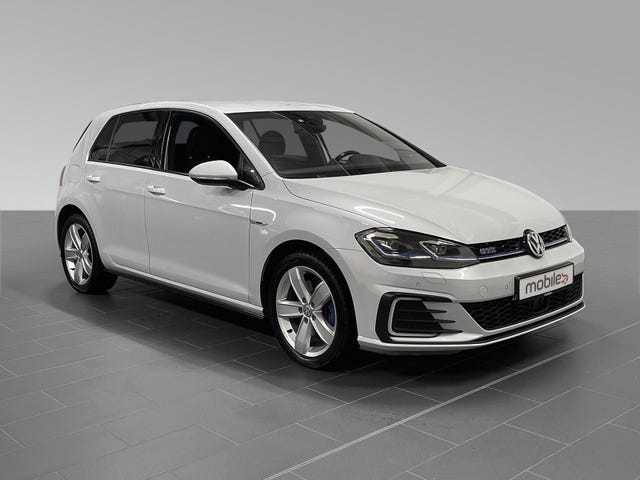 WVWZZZAUZJW800849 2018 VOLKSWAGEN GOLF-2