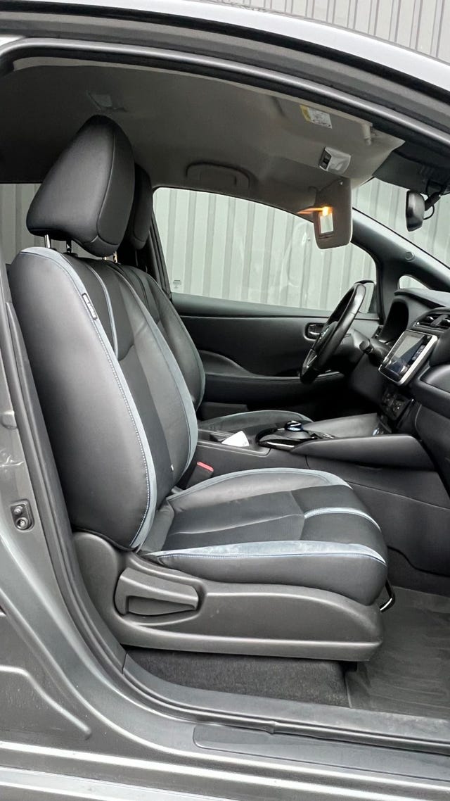 2020 NISSAN LEAF - 32