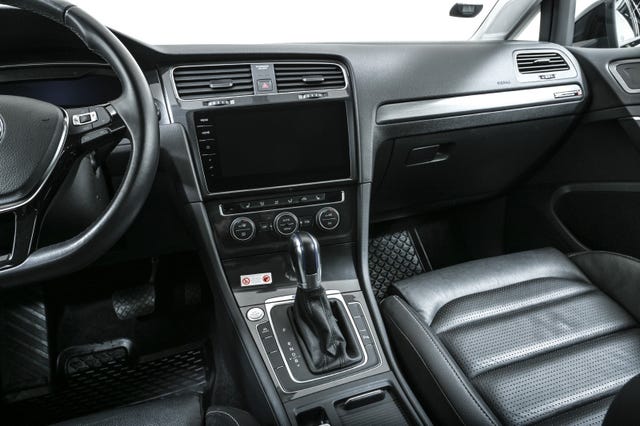 2019 VOLKSWAGEN GOLF - 11