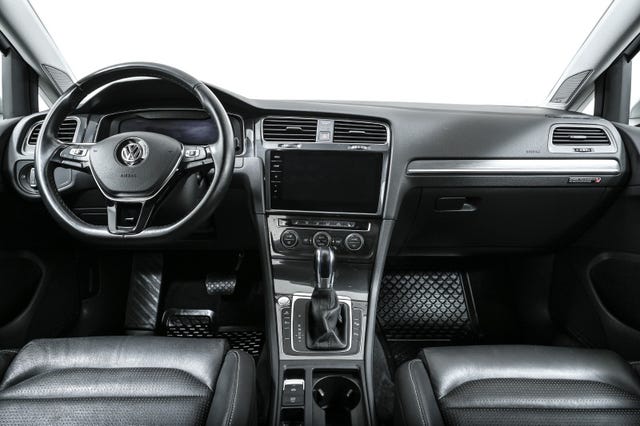 2019 VOLKSWAGEN GOLF - 18