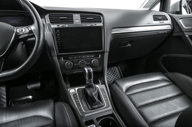 2019 VOLKSWAGEN GOLF - 10