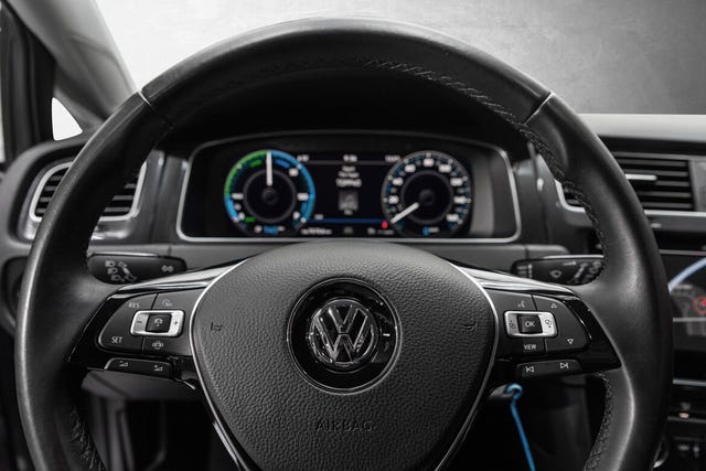 2019 VOLKSWAGEN GOLF - 16
