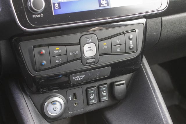 2018 NISSAN LEAF - 16