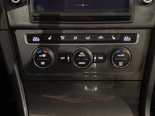 2015 VOLKSWAGEN GOLF - 23