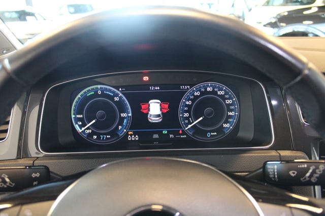 2019 VOLKSWAGEN GOLF - 10
