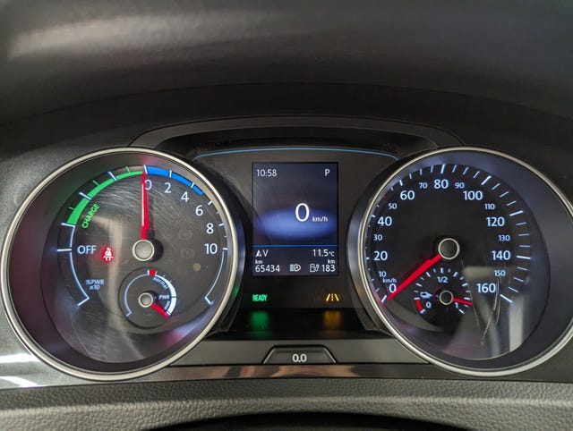 2019 VOLKSWAGEN GOLF - 24