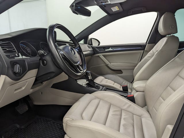2019 VOLKSWAGEN GOLF - 16