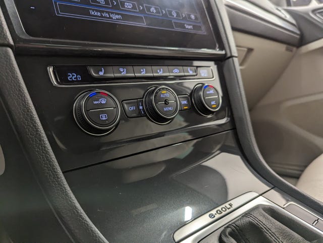 2019 VOLKSWAGEN GOLF - 30