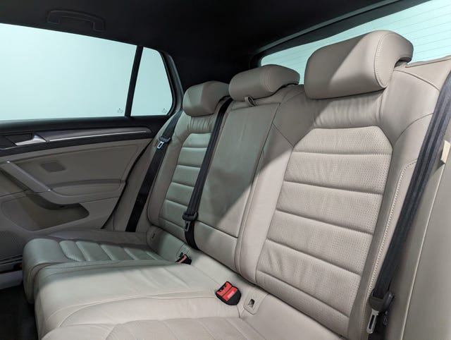 2019 VOLKSWAGEN GOLF - 50