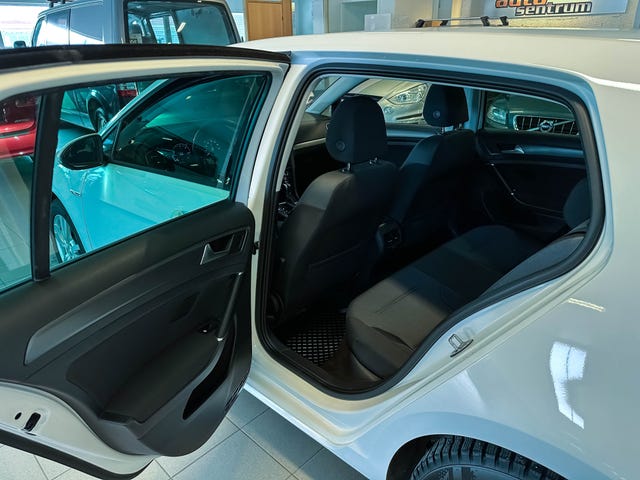 2019 VOLKSWAGEN GOLF - 31