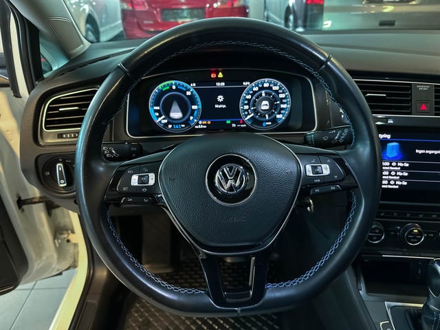 2019 VOLKSWAGEN GOLF - 24