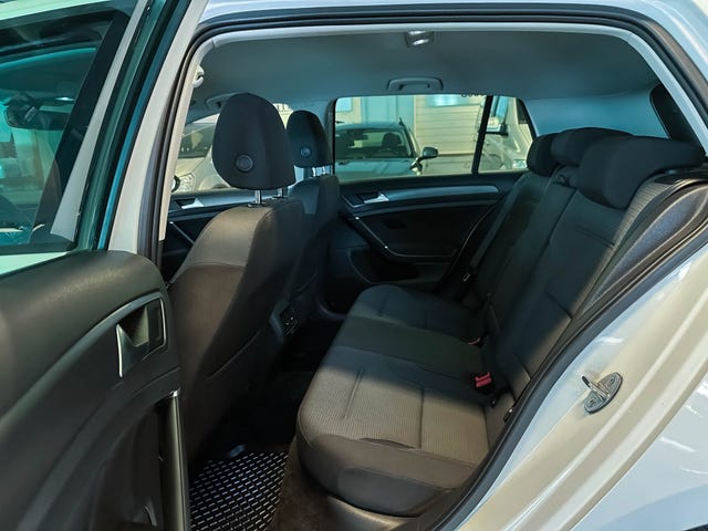 2019 VOLKSWAGEN GOLF - 32