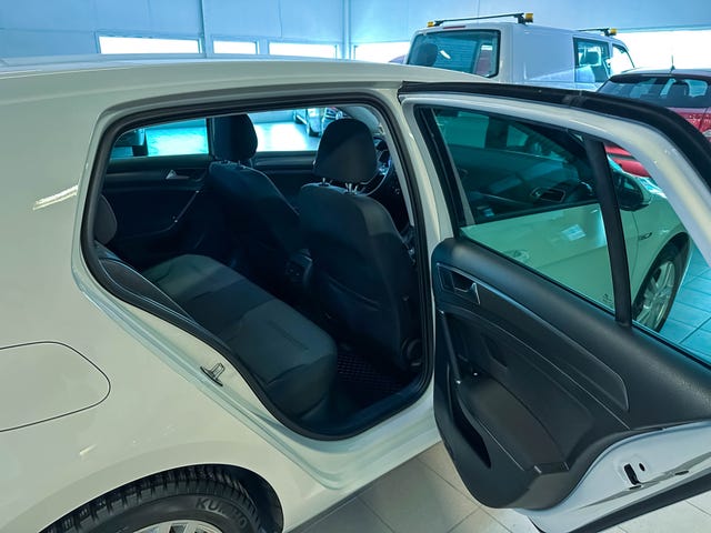 2019 VOLKSWAGEN GOLF - 33