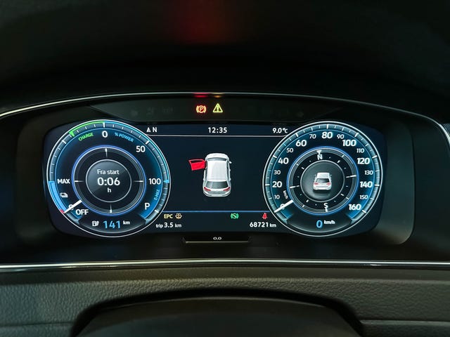 2019 VOLKSWAGEN GOLF - 25
