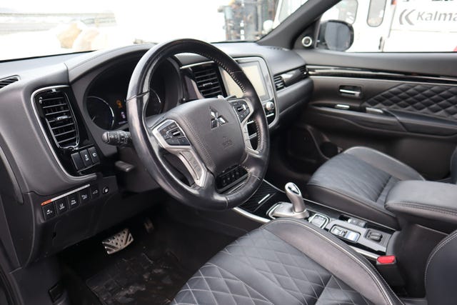 2020 MITSUBISHI OUTLANDER - 23