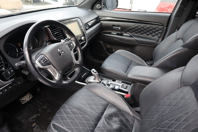 2020 MITSUBISHI OUTLANDER - 25