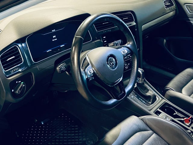 2018 VOLKSWAGEN GOLF - 9