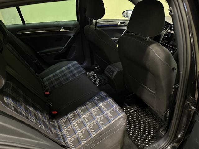 2018 VOLKSWAGEN GOLF - 28
