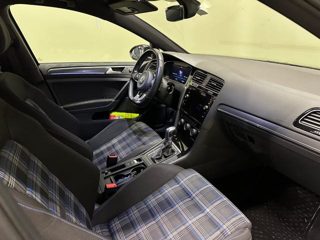 2018 VOLKSWAGEN GOLF - 24