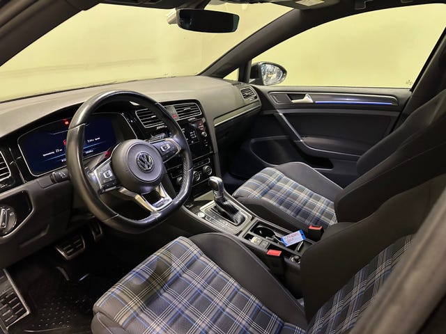 2018 VOLKSWAGEN GOLF - 36