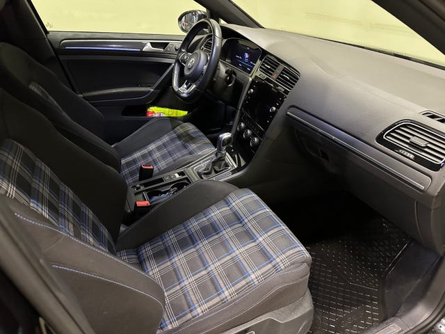 2018 VOLKSWAGEN GOLF - 25