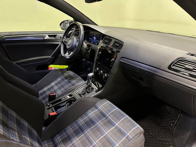 2018 VOLKSWAGEN GOLF - 23