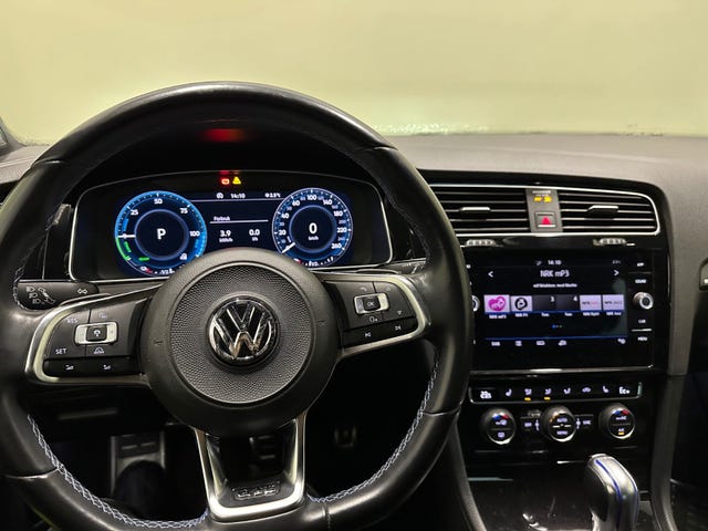 2018 VOLKSWAGEN GOLF - 39