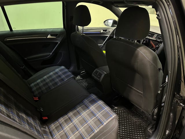 2018 VOLKSWAGEN GOLF - 27