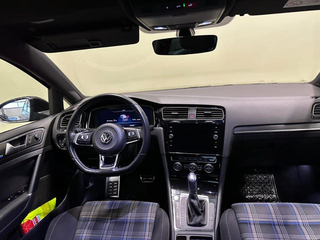 2018 VOLKSWAGEN GOLF - 26