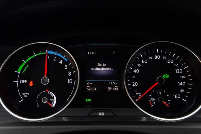 2019 VOLKSWAGEN GOLF - 18