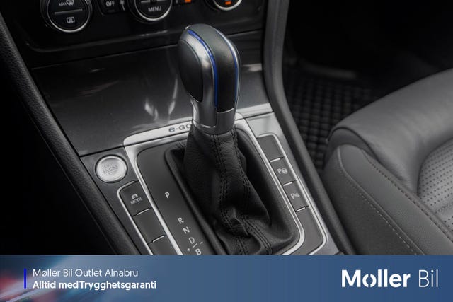 2018 VOLKSWAGEN GOLF - 18