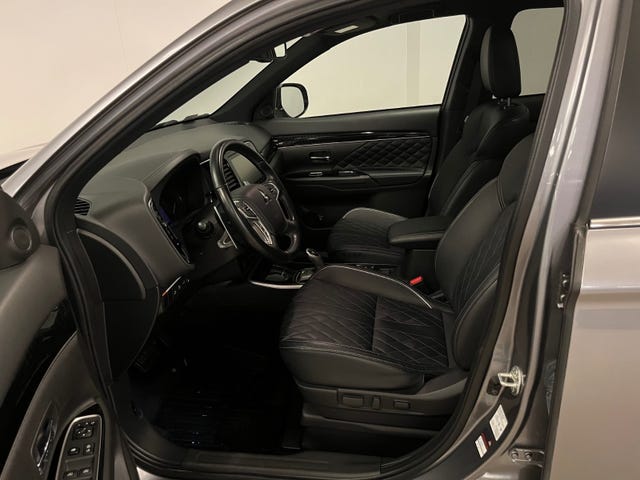 2020 MITSUBISHI OUTLANDER - 10