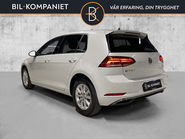 WVWZZZAUZJW907117 2018 VOLKSWAGEN GOLF-2