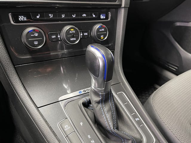 2018 VOLKSWAGEN GOLF - 16
