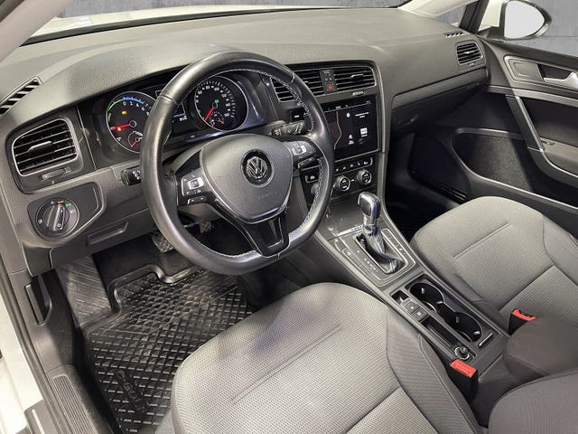 2018 VOLKSWAGEN GOLF - 10