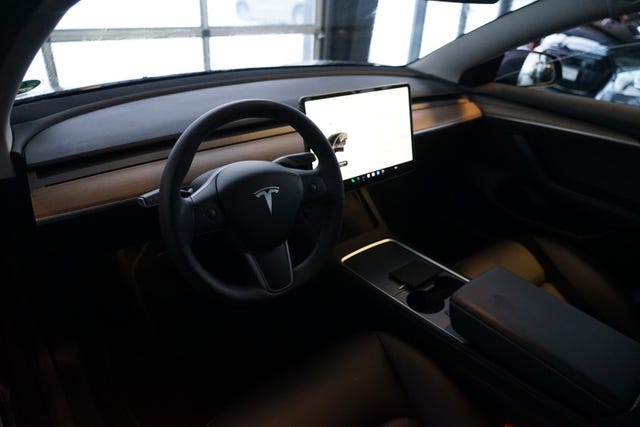 2022 TESLA MODEL 3 - 9
