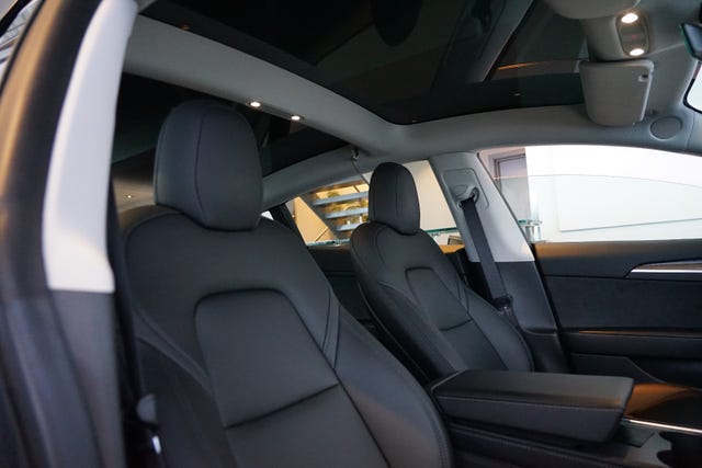 2022 TESLA MODEL 3 - 8