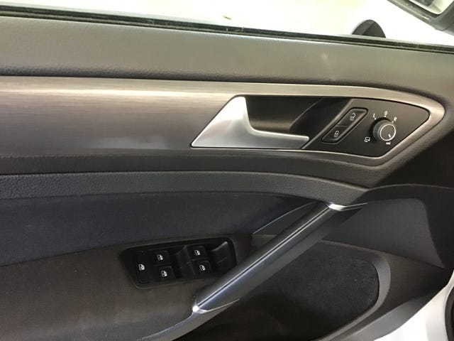 2019 VOLKSWAGEN GOLF - 11