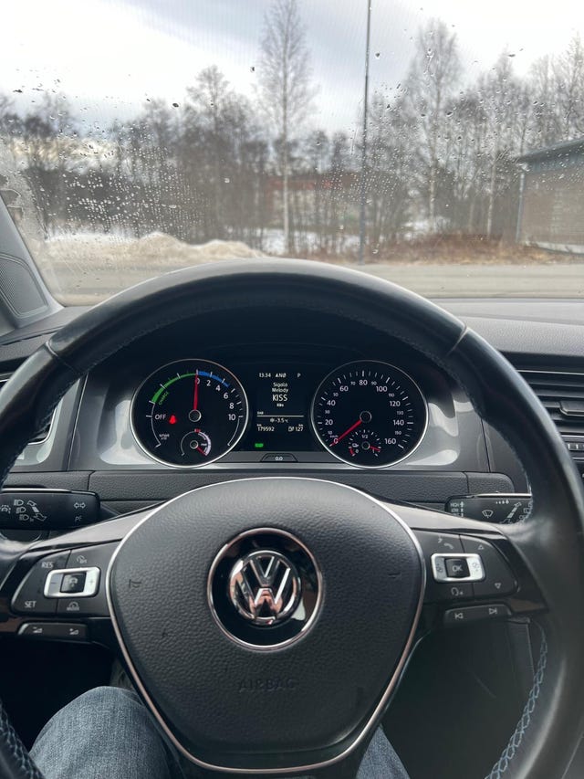 2015 VOLKSWAGEN GOLF - 25